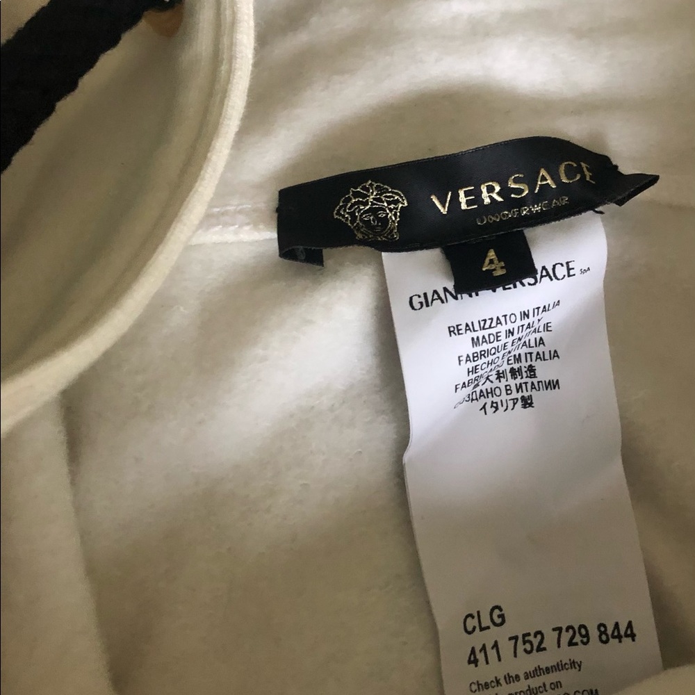 Versace Roses Insignia Design Sweat Shirt - Picture 9 of 13